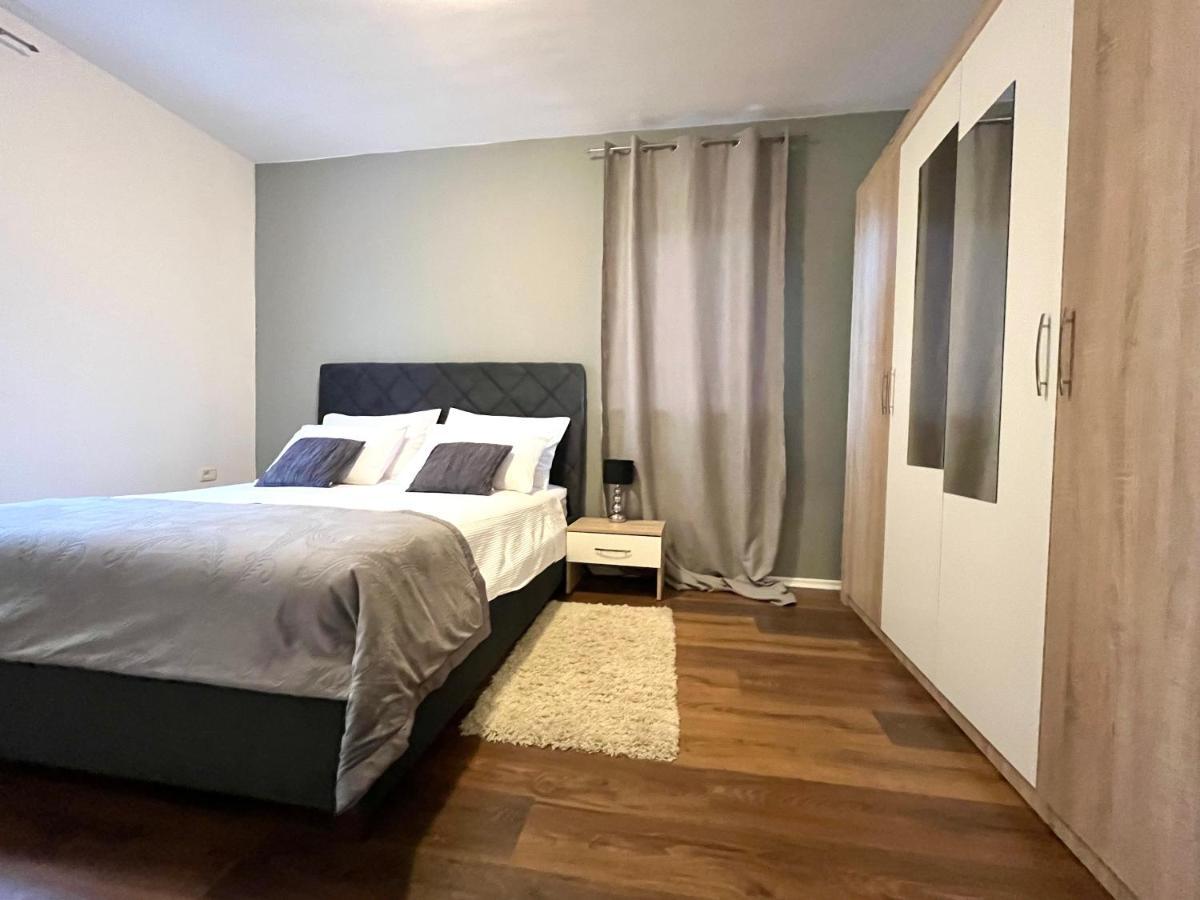 Apartment Domus Lauri Umag Kültér fotó