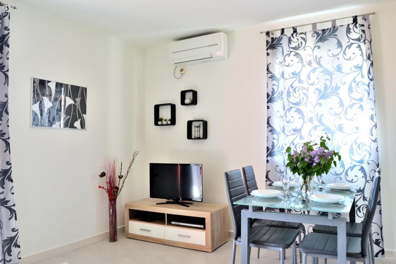 Apartment Domus Lauri Umag Kültér fotó