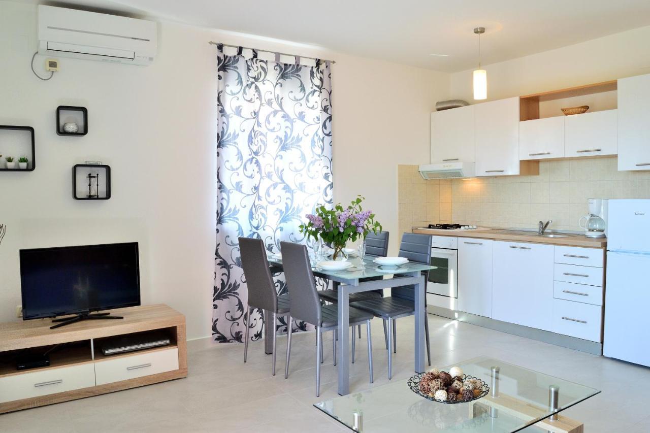 Apartment Domus Lauri Umag Kültér fotó